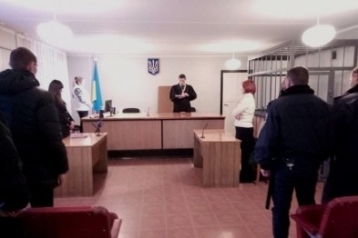 Почему преступника, напавшего на полицейского, выпустили прямо из зала суда? Фото № 0 Почему преступника, напавшего на полицейского, выпустили прямо из зала суда? Фото № 0