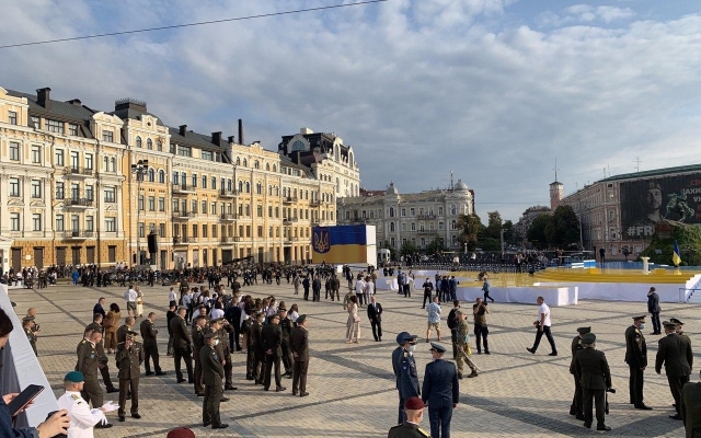 Кличко пришел даже с травмированной ногой, Вирастюк нарядился в вышиванку: как проходит празднование Дня Независимости (ФОТО, ВИДЕО) Фото № 0 Кличко пришел даже с травмированной ногой, Вирастюк нарядился в вышиванку: как проходит празднование Дня Независимости (ФОТО, ВИДЕО) Фото № 0