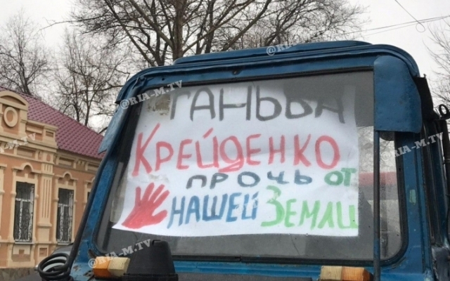 Выбивал двери, прыгал по столам: Выбивал двери, прыгал по столам:
