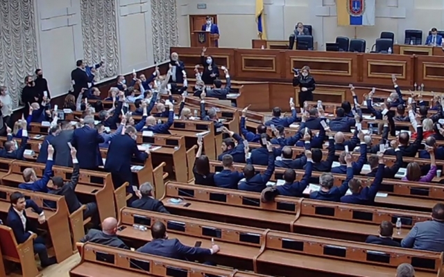 Первая сессия Одесского облсовета началась ночью: причина – массовые драки депутатов (ВИДЕО) Фото № 0 Первая сессия Одесского облсовета началась ночью: причина – массовые драки депутатов (ВИДЕО) Фото № 0