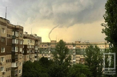 Криворожане поделились фотографиями урагана в соцсетях Фото № 0 Криворожане поделились фотографиями урагана в соцсетях Фото № 0