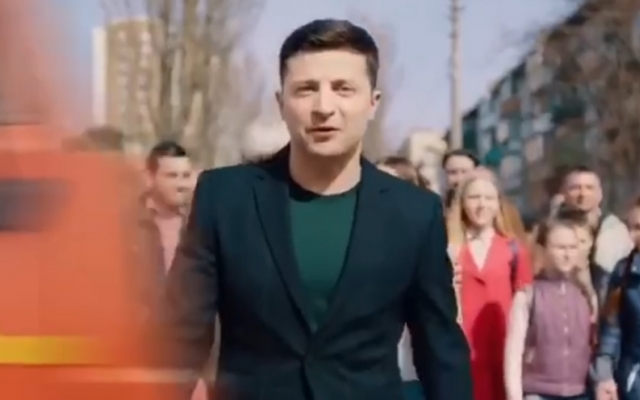 У Порошенко опубликовали видео, где грузовик У Порошенко опубликовали видео, где грузовик