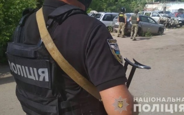 Взявший в заложники начальника УГРО полтавчанин - участник ООС Скрипник Роман: он озвучил свое требование (ФОТО, ВИДЕО) Фото № 0 Взявший в заложники начальника УГРО полтавчанин - участник ООС Скрипник Роман: он озвучил свое требование (ФОТО, ВИДЕО) Фото № 0