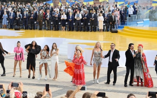 На концерте ко Дню Независимости песни украинских групп использовали без разрешения: разгорелись споры Фото № 0 На концерте ко Дню Независимости песни украинских групп использовали без разрешения: разгорелись споры Фото № 0