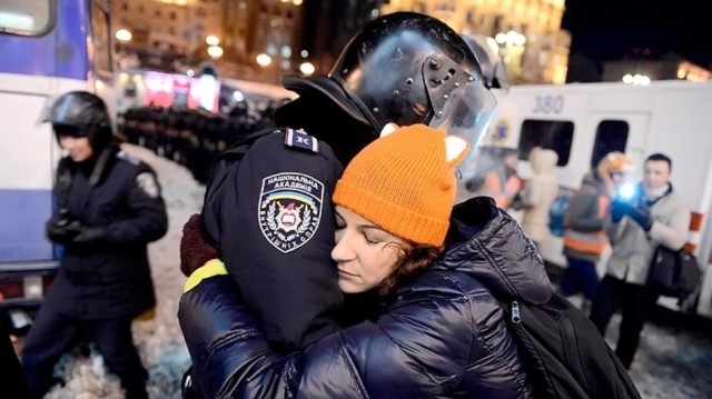 Как это было: в сети показали подборку впечатляющих снимков времен Майдана Фото № 13 Как это было: в сети показали подборку впечатляющих снимков времен Майдана Фото № 13