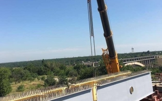В Запорожье взялись за грандиозный мост-недострой, возведение которого В Запорожье взялись за грандиозный мост-недострой, возведение которого