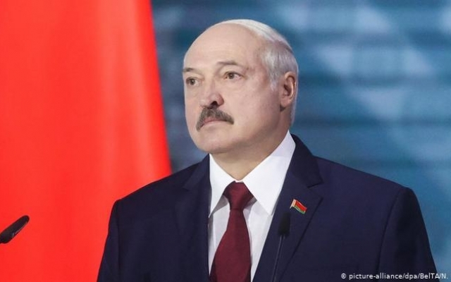 В КНУ имени Шевченко «заклеили» имя «почетного доктора наук» Александра Лукашенко Фото № 0 В КНУ имени Шевченко «заклеили» имя «почетного доктора наук» Александра Лукашенко Фото № 0