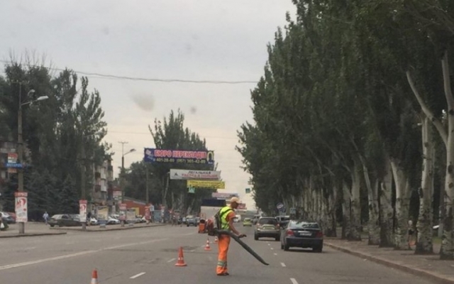В Кривом Роге ремонтируют асфальтное покрытие центральных улиц Фото № 1 В Кривом Роге ремонтируют асфальтное покрытие центральных улиц Фото № 1