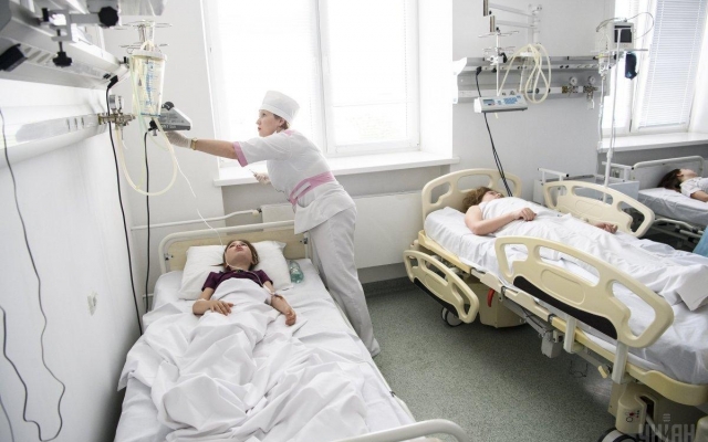 На Житомирщине в школе распылили токсичное вещество: десятки пострадавших, 8 детей в реанимации Фото № 0 На Житомирщине в школе распылили токсичное вещество: десятки пострадавших, 8 детей в реанимации Фото № 0