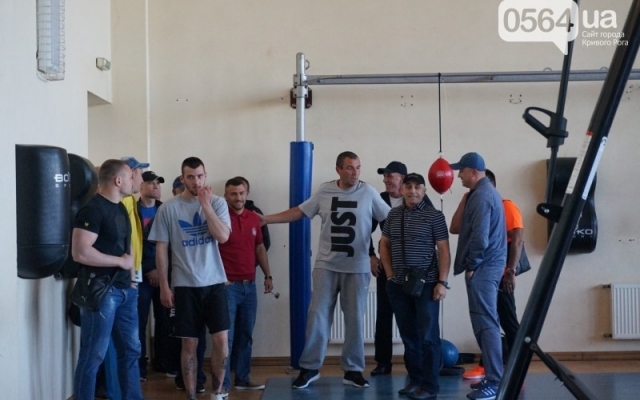 В Кривом Роге побывал лучший боксер мира - Василий Ломаченко Фото № 5 В Кривом Роге побывал лучший боксер мира - Василий Ломаченко Фото № 5