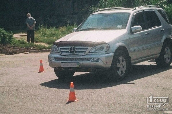 На перекрестке не разошлись два автомобиля. Пострадал случайный прохожий Фото № 1 На перекрестке не разошлись два автомобиля. Пострадал случайный прохожий Фото № 1