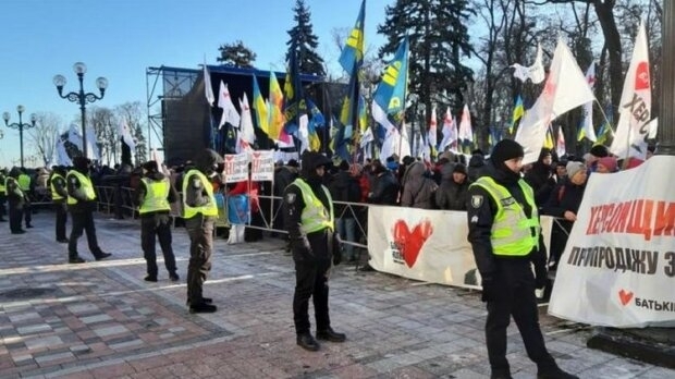 Столицу Украины оцепили силовики (ФОТО) Фото № 1 Столицу Украины оцепили силовики (ФОТО) Фото № 1