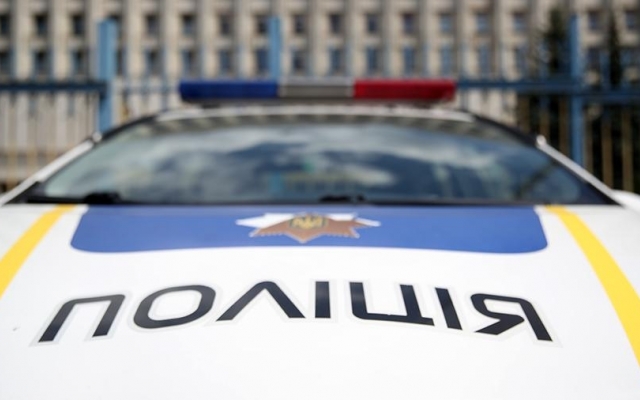 В Мариуполе автоледи хотела избежать штрафа тем, что съела постановление (ВИДЕО) Фото № 0 В Мариуполе автоледи хотела избежать штрафа тем, что съела постановление (ВИДЕО) Фото № 0