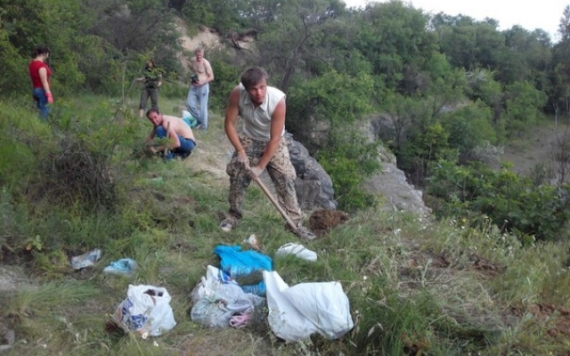 На Карачуновском водохранилище высаживают саженцы сосны Фото № 4 На Карачуновском водохранилище высаживают саженцы сосны Фото № 4