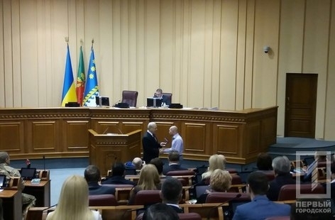 В Кривом Роге наградили мужчину, спасшего тонущих детей Фото № 0 В Кривом Роге наградили мужчину, спасшего тонущих детей Фото № 0