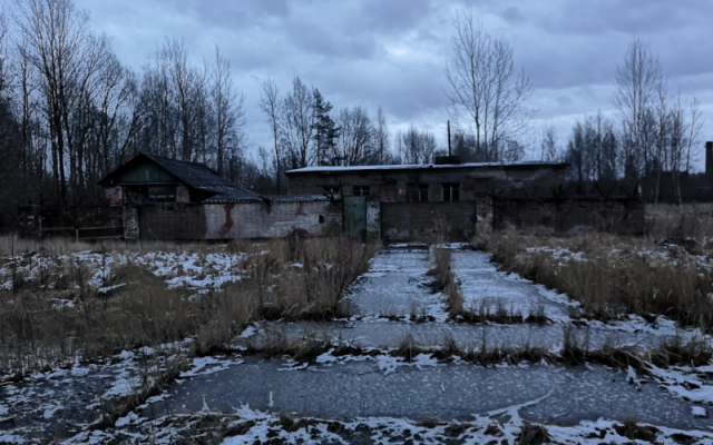 Нашли заброшенную военную базу СССР: на ней осталось много техники (ФОТО) Фото № 4 Нашли заброшенную военную базу СССР: на ней осталось много техники (ФОТО) Фото № 4