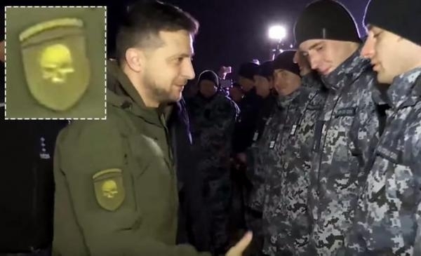 В сети обсуждают фото Зеленского в форме В сети обсуждают фото Зеленского в форме