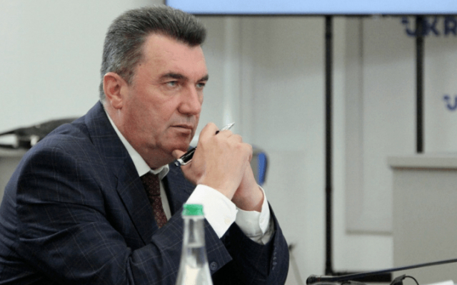 Секретарь СНБО Данилов уже перешел на латиницу и допустил три ошибки в одном предложении Фото № 0 Секретарь СНБО Данилов уже перешел на латиницу и допустил три ошибки в одном предложении Фото № 0