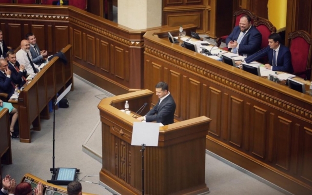 Владимир Зеленский отправил «слуг народа» на Донбасс Фото № 0 Владимир Зеленский отправил «слуг народа» на Донбасс Фото № 0