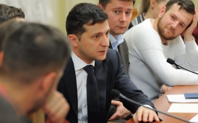 Владимир Зеленский встретился со студентами, которых избили в ночь на 30 ноября (ФОТО) Фото № 6 Владимир Зеленский встретился со студентами, которых избили в ночь на 30 ноября (ФОТО) Фото № 6