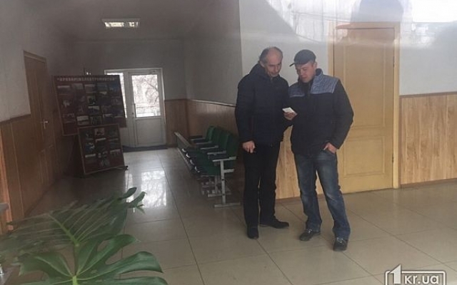 В Кривом Роге снова обыски: что же ищут люди с автоматами Фото № 2 В Кривом Роге снова обыски: что же ищут люди с автоматами Фото № 2