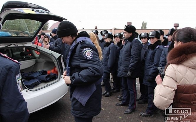 Патрульные Кривого Рога продемонстрировали свои умения Фото № 21 Патрульные Кривого Рога продемонстрировали свои умения Фото № 21