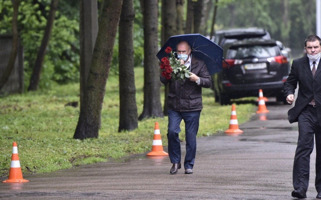 Сегодня простились с депутатом Валерием Давыденко (ФОТО, ВИДЕО) Фото № 8 Сегодня простились с депутатом Валерием Давыденко (ФОТО, ВИДЕО) Фото № 8