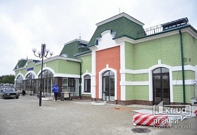 Пандусом на вокзале криворожане воспользоваться не могут Фото № 0 Пандусом на вокзале криворожане воспользоваться не могут Фото № 0