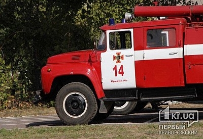 На Волгоградской в Кривом Роге горел дом Фото № 0 На Волгоградской в Кривом Роге горел дом Фото № 0