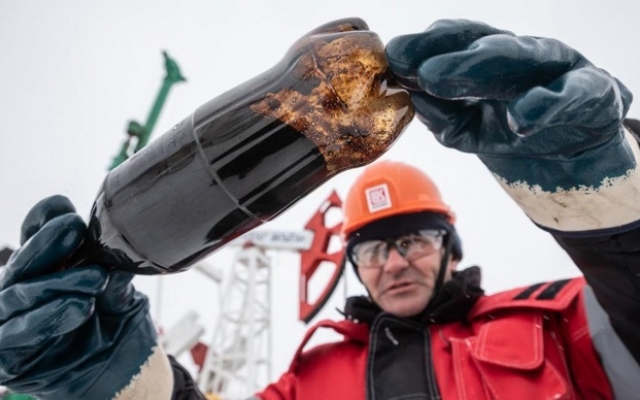 РФ стала продавать нефть по отрицательным ценам: транспортировка дороже ее стоимости Фото № 0 РФ стала продавать нефть по отрицательным ценам: транспортировка дороже ее стоимости Фото № 0
