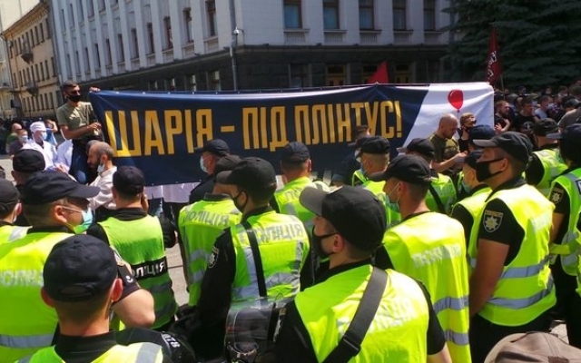 Яйца, задержания и Яйца, задержания и