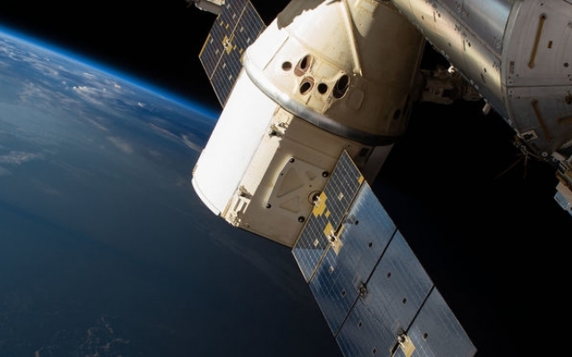 На Землю вернулся космический грузовик Cargo Dragon от SpaceX Фото № 5 На Землю вернулся космический грузовик Cargo Dragon от SpaceX Фото № 5