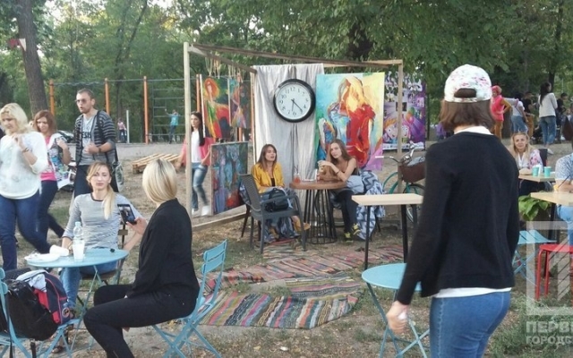В Центрально-Городском районе состоялся необычный арт-пикник В Центрально-Городском районе состоялся необычный арт-пикник