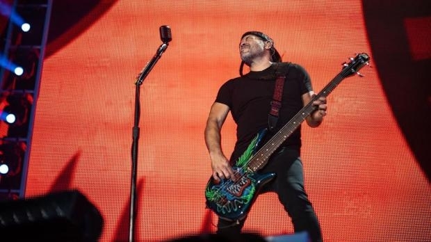 Группа Metallica исполнила песню Виктора Цоя Фото № 1 Группа Metallica исполнила песню Виктора Цоя Фото № 1
