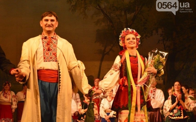 Криворожанка сыграла Наталку-Полтавку на сцене Киевской консерватории Фото № 6 Криворожанка сыграла Наталку-Полтавку на сцене Киевской консерватории Фото № 6