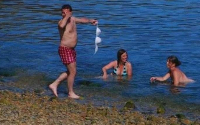 Пляжные приколы в уморительной фотоподборке Фото № 14 Пляжные приколы в уморительной фотоподборке Фото № 14