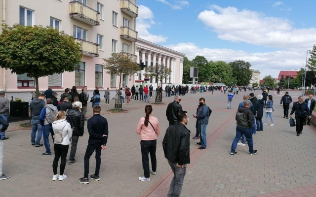В Беларуси задержали блогера: в разных городах вспыхнули протесты (ФОТО, ВИДЕО) Фото № 4 В Беларуси задержали блогера: в разных городах вспыхнули протесты (ФОТО, ВИДЕО) Фото № 4