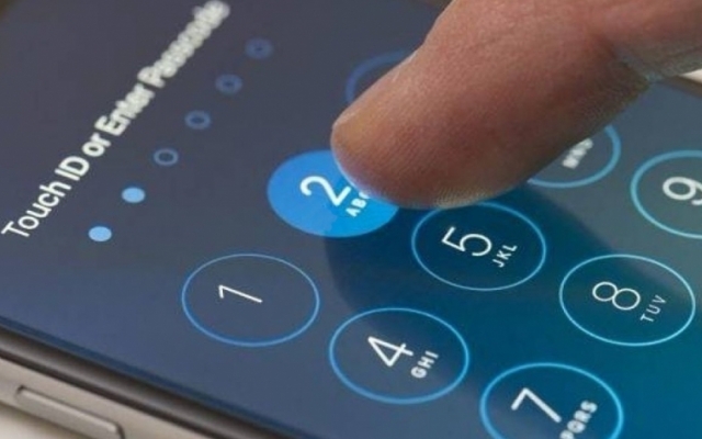 iPhone детям не игрушки! Малыш заблокировал телефон на 47 лет Фото № 0 iPhone детям не игрушки! Малыш заблокировал телефон на 47 лет Фото № 0