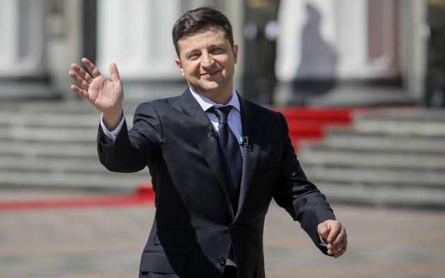 Владимир Зеленский задекларировал более 28 млн. гривен дохода, квартиры в Великобритании и дома в Италии Фото № 0 Владимир Зеленский задекларировал более 28 млн. гривен дохода, квартиры в Великобритании и дома в Италии Фото № 0