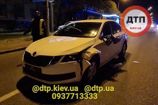 В Киеве полиция сбила пешехода: он скончался в скорой (ФОТО) Фото № 0 В Киеве полиция сбила пешехода: он скончался в скорой (ФОТО) Фото № 0