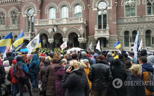 Пришли за бесплатным кофе и 400-ми гривнами: в Киеве раскрыли проплаченный митинг (ФОТО, ВИДЕО) Фото № 4 Пришли за бесплатным кофе и 400-ми гривнами: в Киеве раскрыли проплаченный митинг (ФОТО, ВИДЕО) Фото № 4