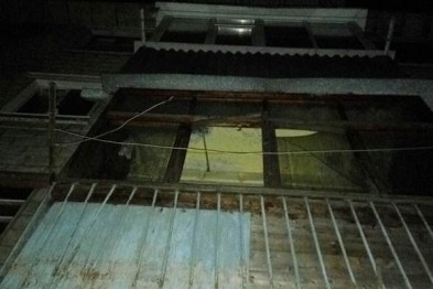 Ночью два вора пытались залезть в квартиру через балкон Фото № 0 Ночью два вора пытались залезть в квартиру через балкон Фото № 0