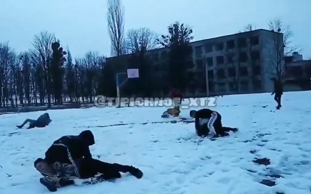 В Харькове дети устроили массовое побоище (ФОТО, ВИДЕО 18+) Фото № 0 В Харькове дети устроили массовое побоище (ФОТО, ВИДЕО 18+) Фото № 0
