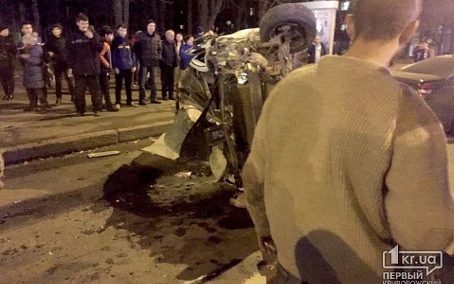 Страшное ДТП на проспекте Мира: пьяный водитель Mercedes врезался в Renault, BMW, KIA Фото № 4 Страшное ДТП на проспекте Мира: пьяный водитель Mercedes врезался в Renault, BMW, KIA Фото № 4