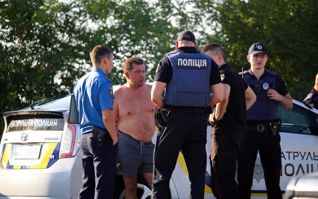На Днепропетровщине на заправке похитили мужчину Фото № 5 На Днепропетровщине на заправке похитили мужчину Фото № 5