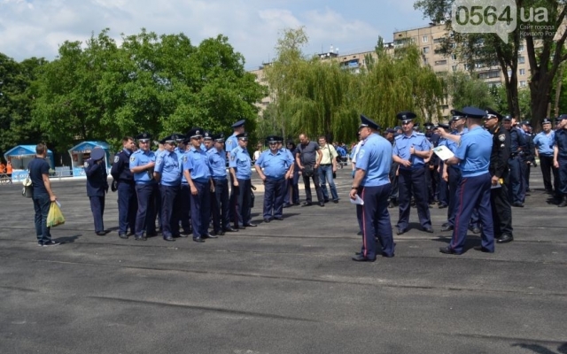 Полиция Кривого Рога раздала наряды и провела разводы Фото № 2 Полиция Кривого Рога раздала наряды и провела разводы Фото № 2