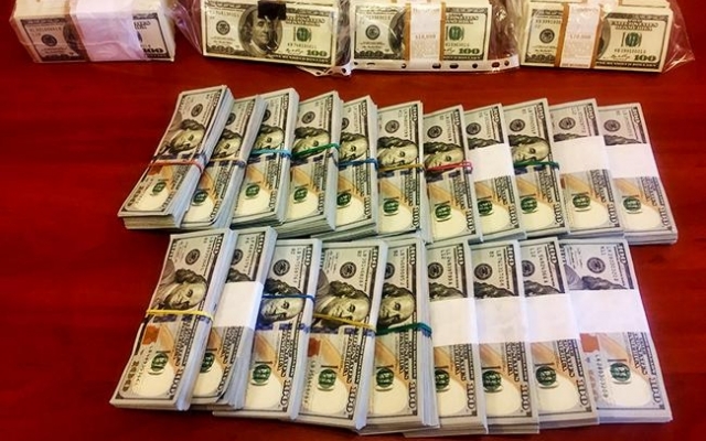 У священика Києво-Печерської лаври вилучили незадекларовані 52,7 тисячі доларів на кордоні з Росією Фото № 0 У священика Києво-Печерської лаври вилучили незадекларовані 52,7 тисячі доларів на кордоні з Росією Фото № 0