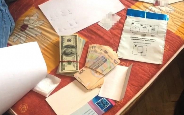 В Киеве устроили облаву на студию, где снимали веб-моделей (ФОТО, ВИДЕО) Фото № 0 В Киеве устроили облаву на студию, где снимали веб-моделей (ФОТО, ВИДЕО) Фото № 0