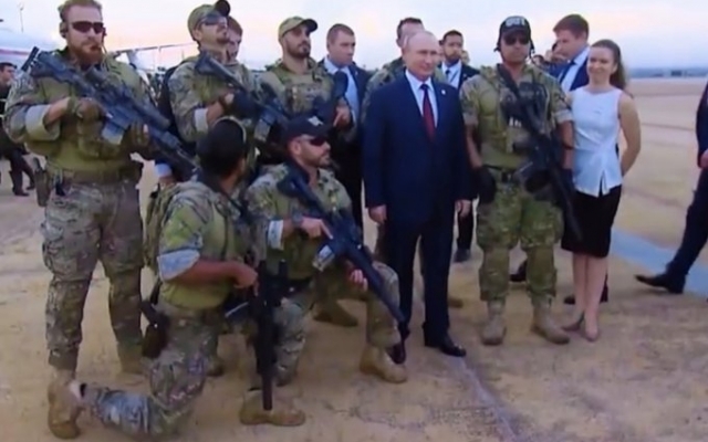 Путин и бразильский спецназ: в сети появилась новая фотожаба Фото № 0 Путин и бразильский спецназ: в сети появилась новая фотожаба Фото № 0