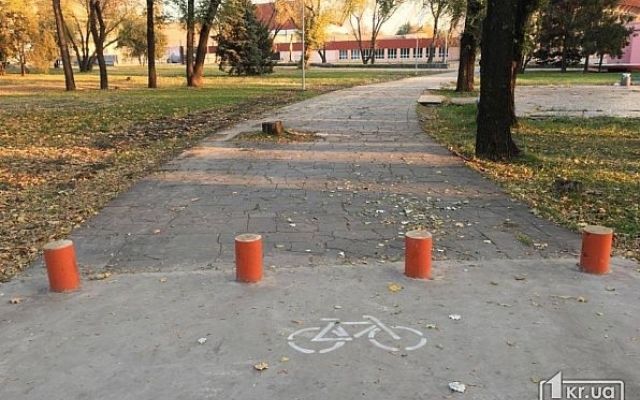Велодорожка в парке Б. Хмельницкого опасна для жителей Кривого Рога Фото № 8 Велодорожка в парке Б. Хмельницкого опасна для жителей Кривого Рога Фото № 8